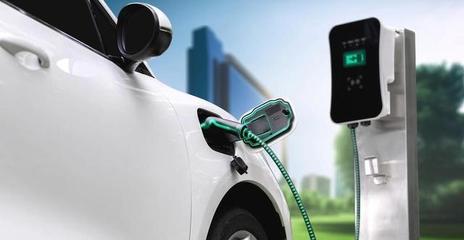新能源汽車每天充電和用完再充，哪個(gè)更傷電池？看老車主怎么說